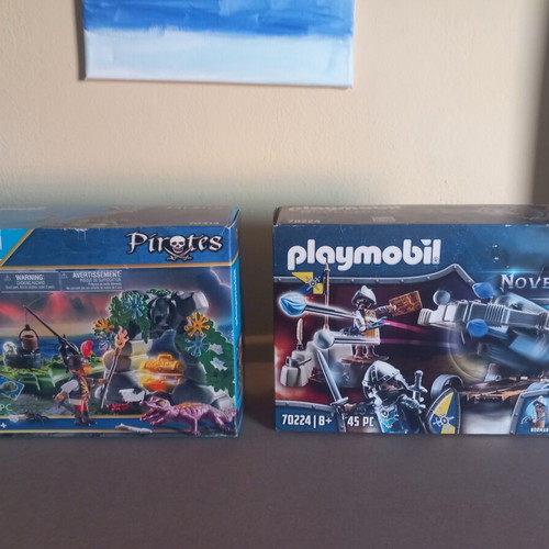 Playmobil Knights and Pirates sets 70224 and 70414