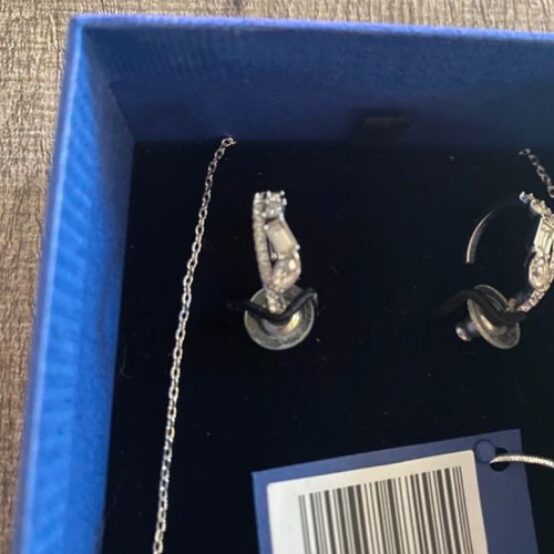 Swarovski necklace and hoop earrings set like new, silver