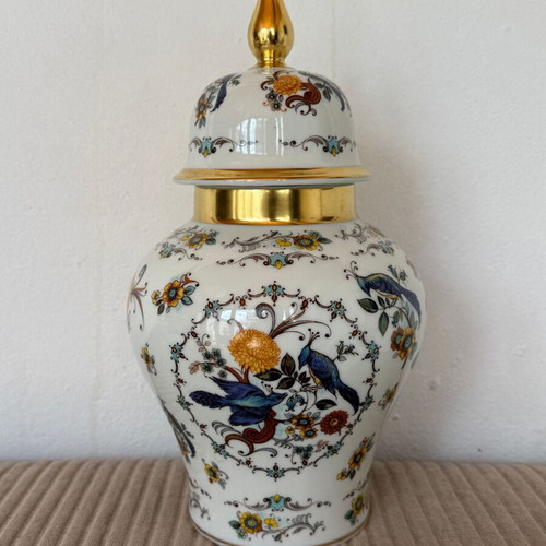 Vintage porcelain vase with lid Royal Porzellan Bavaria KPM like new