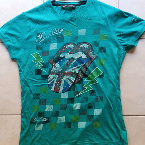 Rolling Stones T-shirt medium used with crystal color effects