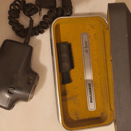 Vintage Philips Electric Shaver used with original case