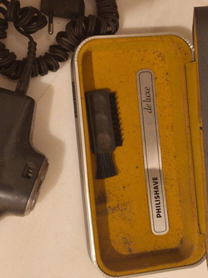 Vintage Philips Electric Shaver used with original case