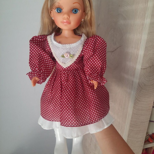 Nancy Famosa doll 2010 with 3 vintage dresses