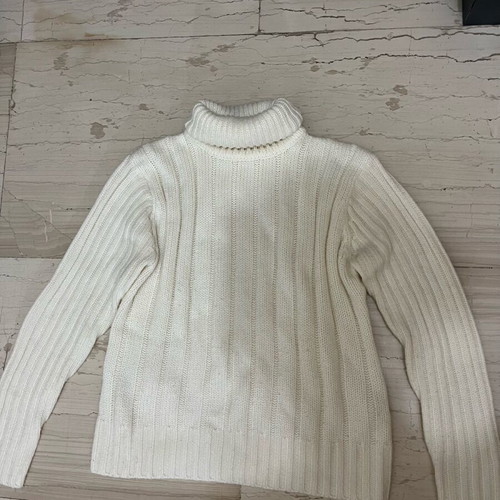 Zara white knitted warm pullover new size M