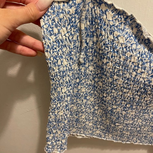 Stradivarius women's top size M like new, white blue print