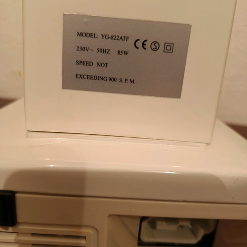 Diamadino YG-822ATF sewing machine like new with metal mechanism