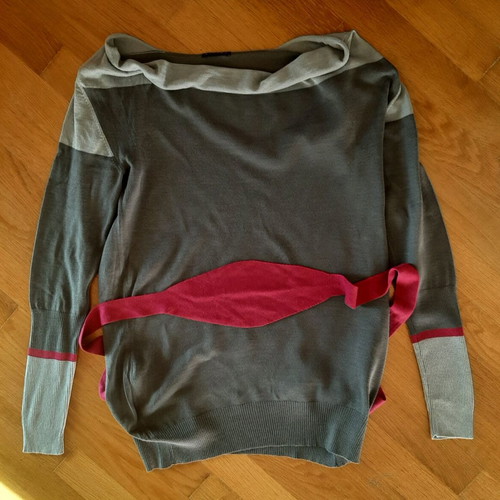 Sisley long blouse with belt like new, gray and pink