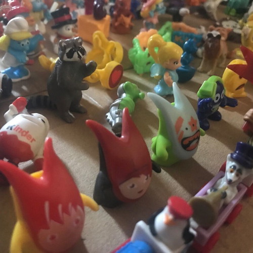 Kinder figures used, assorted miniatures set