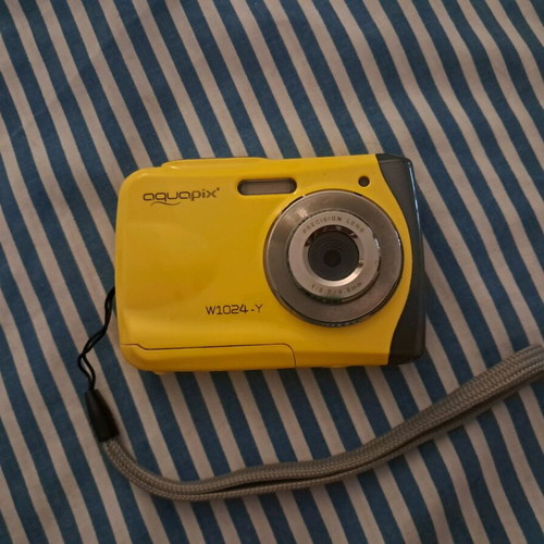 Waterproof Camera Aquapix W1024-Y like new