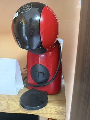 Dolce Gusto capsule coffee machine like new