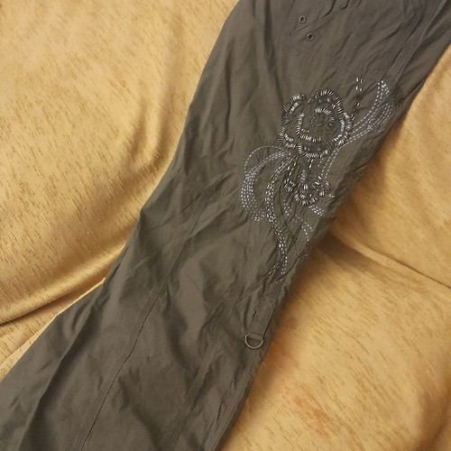 Women's summer pants embroidered with beads on one thigh new green size 14