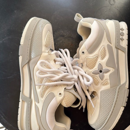 Louis Vuitton sneakers trainers skate shoes like new, size 45, white beige