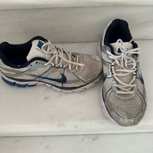 Nike men's athletic shoes used, size 42, white and blue