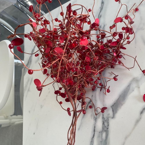 Decorative flowers used, 5 red branches