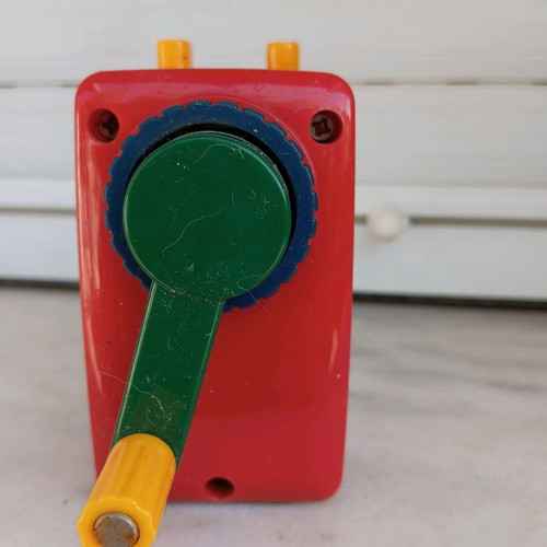 Mechanical sharpener used with adjustable pencil sizes