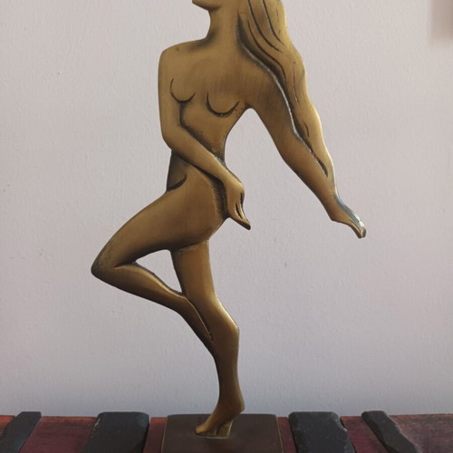 Bronze sculpture statue of dancer used