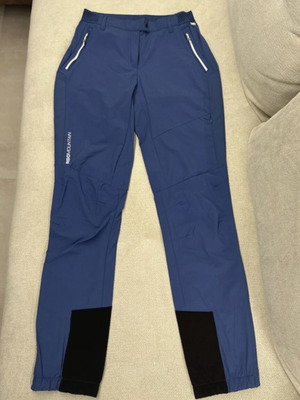 Regatta women's hiking pants new, size Medium, white and blue