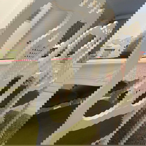 Ξύλινη τραπεζαρία μεταχειρισμένη με 6 καρέκλες