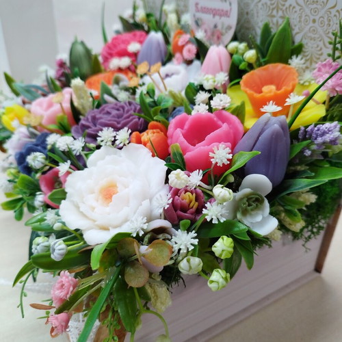 Box book with soap flowers new, fragrant