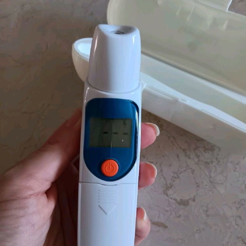 Loreli forehead thermometer new with case