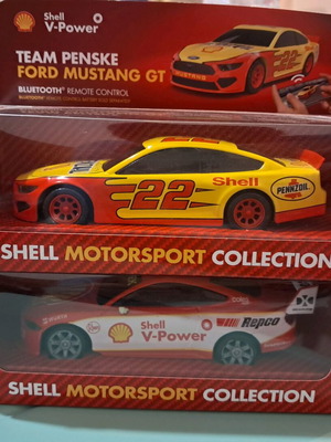 Σετ τηλεκατευθυνόμενα αυτοκίνητα Shell Motorsport Collection, καινούργια