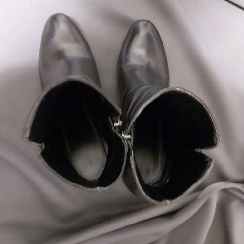 Booties size 39 like new, black