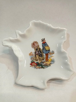 Limoges France porcelain plate old in excellent condition