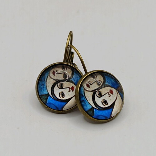 Faces 14mm dangle earrings new, bronze base, beige and blue