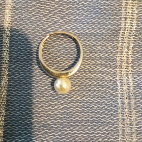 Silver 925 ring with natural pearl like new, plated, adjustable