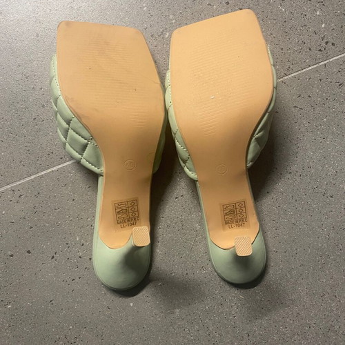 Mules size 40 like new