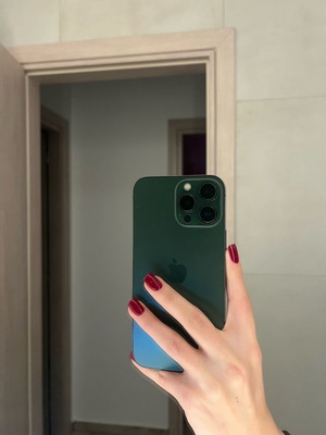 iPhone 13 Pro Max 128GB green used with 2 cables, 13 cases and Spigen Glass