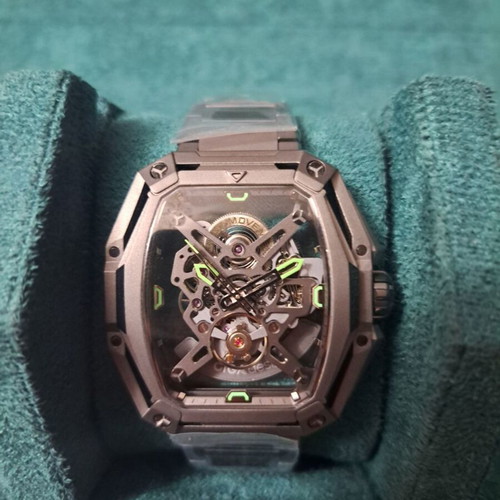 Ciga Design Hunter Carbon watch new with protective films