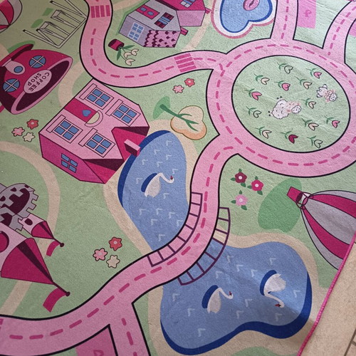 Children's rug used