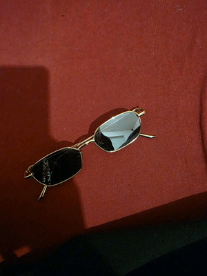 Sunglasses like new, gold with mirrored lenses