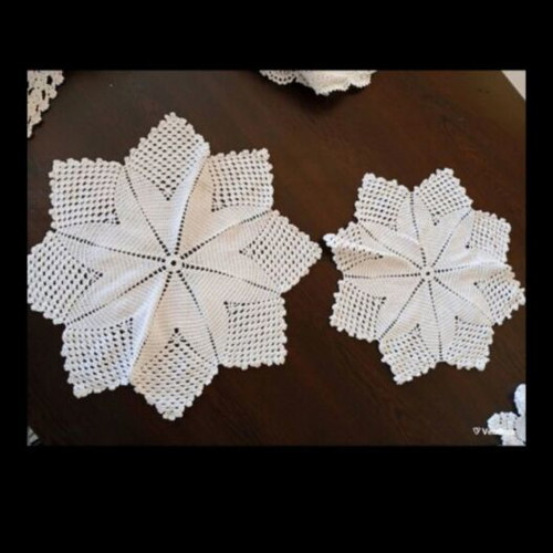 Handmade set of two doilies, sizes 45x45 and 40x40, like new