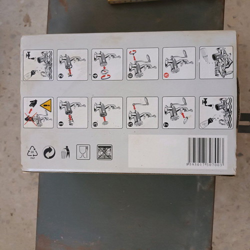 Porkert meat mincer number 8 like new