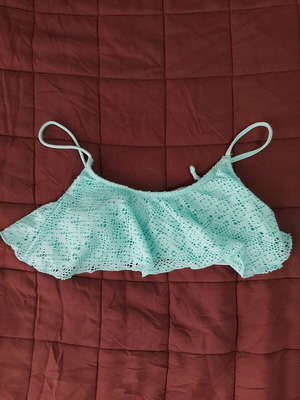 Swim top turquoise like new, size Small