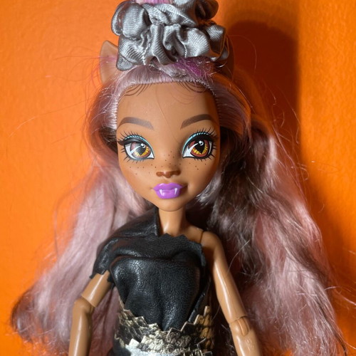 Monster High Clawdeen Wolf like new with handmade leather dress G3 Mattel