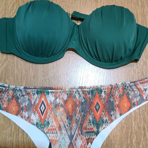 Bikini multicolor new with green padded bust