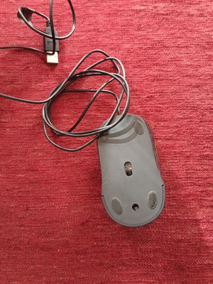 Logitech M90 computer mouse like new with USB cable