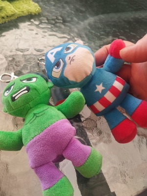 Superb Heroes Hulk and Captain America plush keychains used