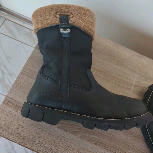 Ugg Australia men's boots like new, black, size 45.5