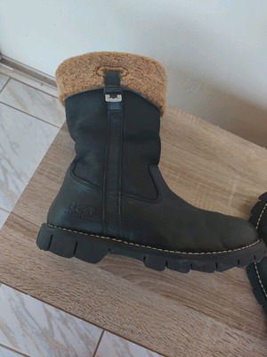 Ugg Australia men's boots like new, black, size 45.5