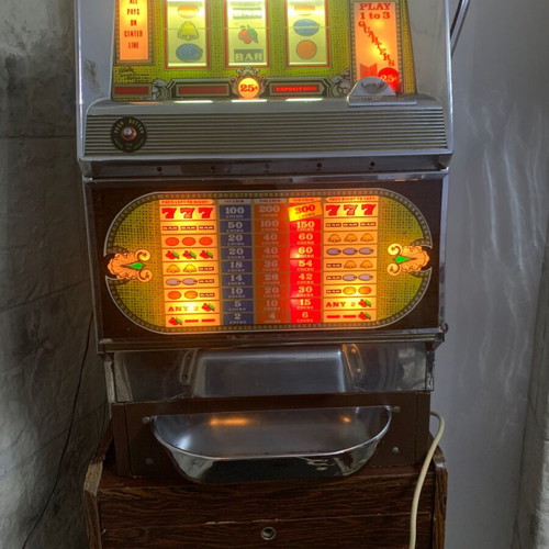 Bally Manufacturing Chicago USA slot machine used, authentic 1960 collectible