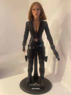 Black Widow Hot Toys figure Captain America The Winter Soldier