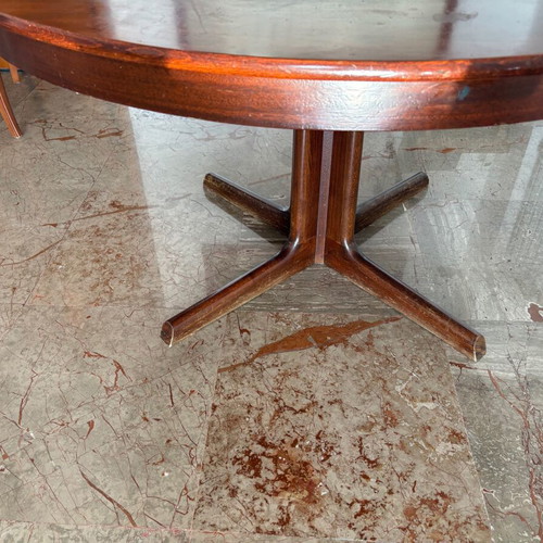 Rosewood Dining Table used, extends for 8 to 12 people, 50 years old