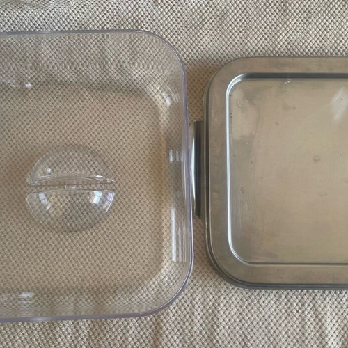 Cheese tray used with transparent lid and inox base