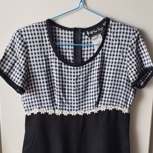 Women's dress short sleeve size 7/8 like new