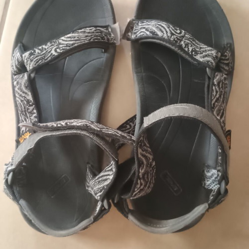 Teva women's sandals size 39 used, excellent condition