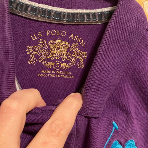Polo shirt like new, size small, purple